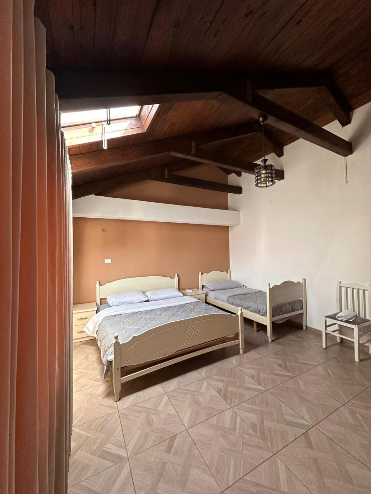 Kultura Hostel Shkoder Exterior photo